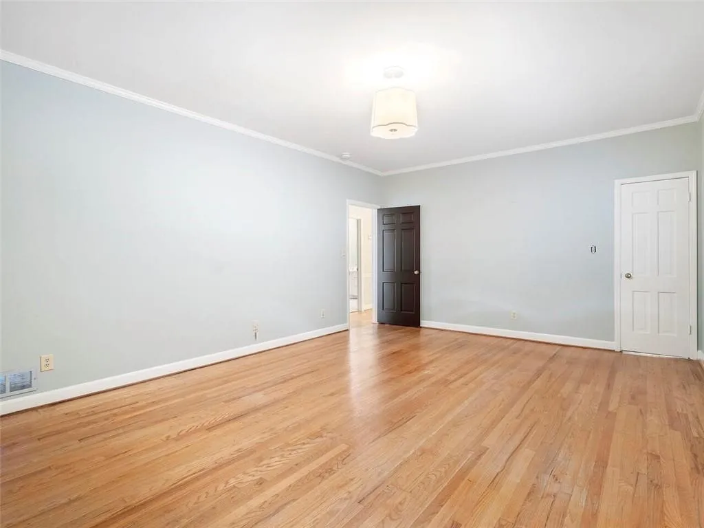 5230 Northside Drive Nw, Atlanta, Georgia 30327, 5 Bedrooms Bedrooms, ,3 BathroomsBathrooms,Residential,Sold,5230 Northside Drive Nw,7380303
