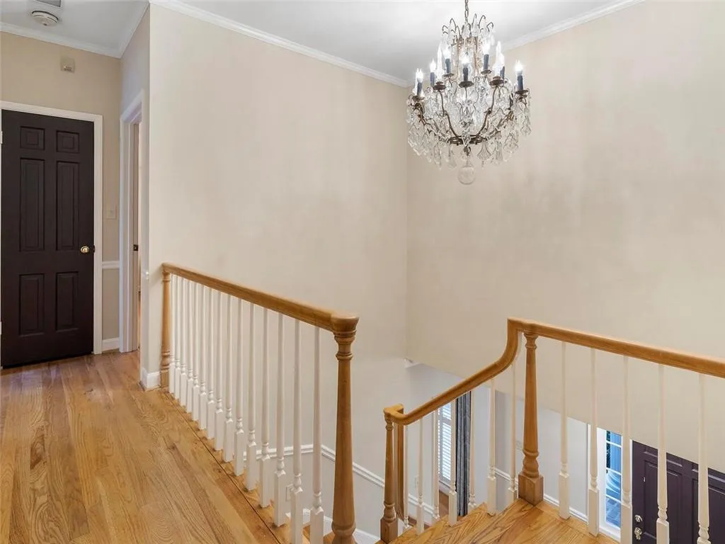 5230 Northside Drive Nw, Atlanta, Georgia 30327, 5 Bedrooms Bedrooms, ,3 BathroomsBathrooms,Residential,Sold,5230 Northside Drive Nw,7380303