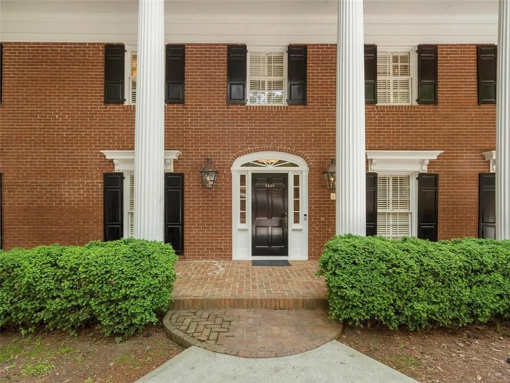 5230 Northside Drive Nw, Atlanta, Georgia 30327, 5 Bedrooms Bedrooms, ,3 BathroomsBathrooms,Residential,Sold,5230 Northside Drive Nw,7380303