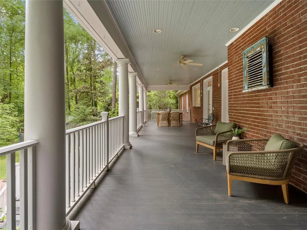 5230 Northside Drive Nw, Atlanta, Georgia 30327, 5 Bedrooms Bedrooms, ,3 BathroomsBathrooms,Residential,Sold,5230 Northside Drive Nw,7380303