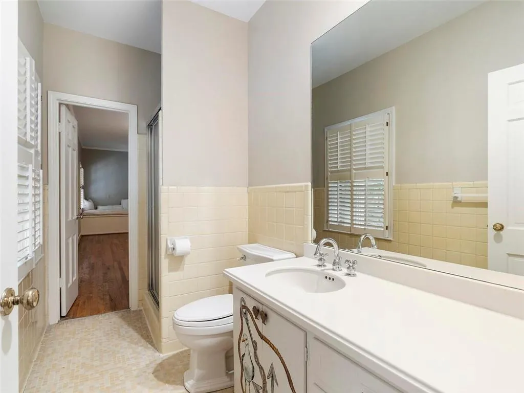 5230 Northside Drive Nw, Atlanta, Georgia 30327, 5 Bedrooms Bedrooms, ,3 BathroomsBathrooms,Residential,Sold,5230 Northside Drive Nw,7380303