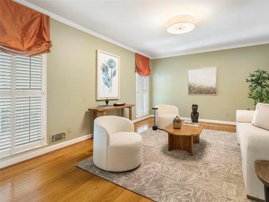 5230 Northside Drive Nw, Atlanta, Georgia 30327, 5 Bedrooms Bedrooms, ,3 BathroomsBathrooms,Residential,Sold,5230 Northside Drive Nw,7380303