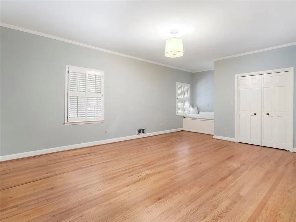 5230 Northside Drive Nw, Atlanta, Georgia 30327, 5 Bedrooms Bedrooms, ,3 BathroomsBathrooms,Residential,Sold,5230 Northside Drive Nw,7380303