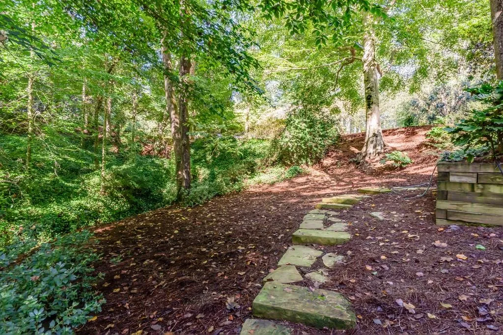 885 Landmark Drive Ne, Atlanta, Georgia 30342, 4 Bedrooms Bedrooms, ,3 BathroomsBathrooms,Residential,Sold,885 Landmark Drive Ne,6633127