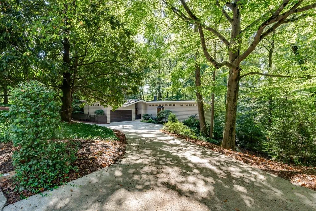 885 Landmark Drive Ne, Atlanta, Georgia 30342, 4 Bedrooms Bedrooms, ,3 BathroomsBathrooms,Residential,Sold,885 Landmark Drive Ne,6633127