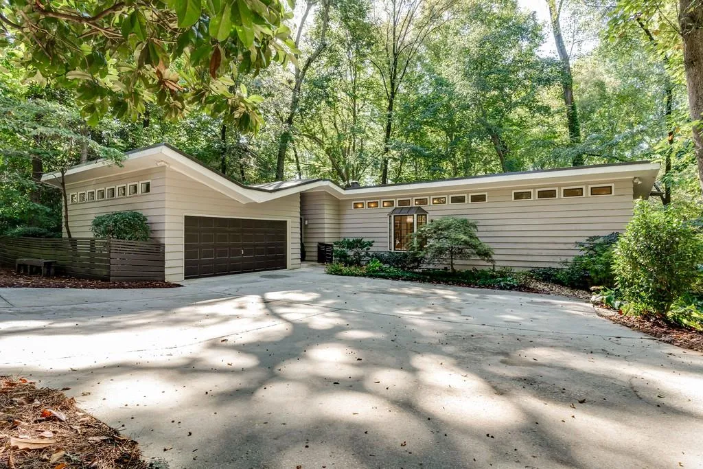 885 Landmark Drive Ne, Atlanta, Georgia 30342, 4 Bedrooms Bedrooms, ,3 BathroomsBathrooms,Residential,Sold,885 Landmark Drive Ne,6633127