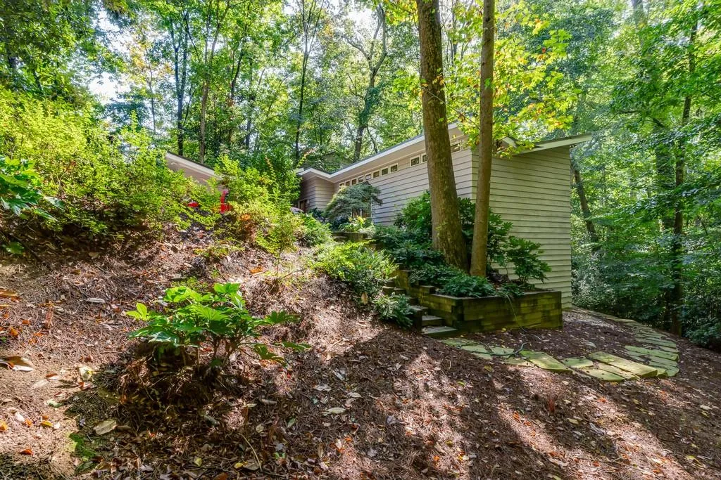 885 Landmark Drive Ne, Atlanta, Georgia 30342, 4 Bedrooms Bedrooms, ,3 BathroomsBathrooms,Residential,Sold,885 Landmark Drive Ne,6633127