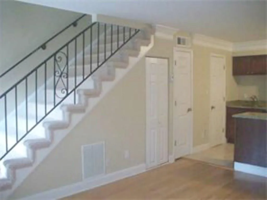 6980 Roswell Road Unit I-2, Sandy Springs, Georgia 30328, 1 Bedroom Bedrooms, ,1 BathroomBathrooms,Residential,Sold,6980 Roswell Road Unit I-2,5606786