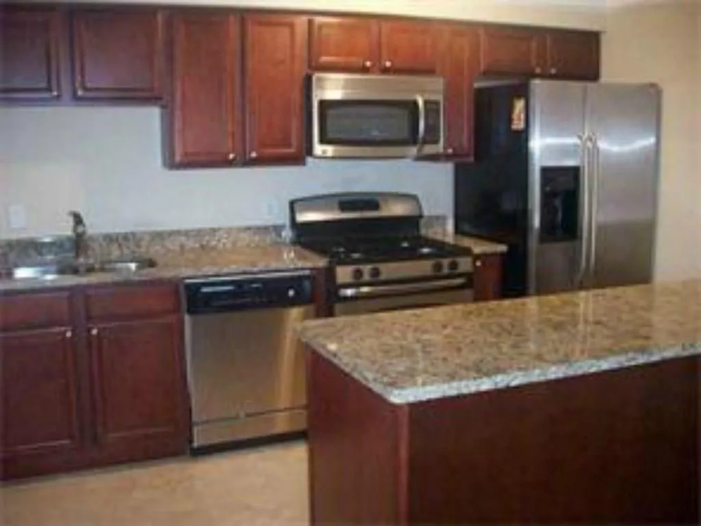 6980 Roswell Road Unit I-2, Sandy Springs, Georgia 30328, 1 Bedroom Bedrooms, ,1 BathroomBathrooms,Residential,Sold,6980 Roswell Road Unit I-2,5606786