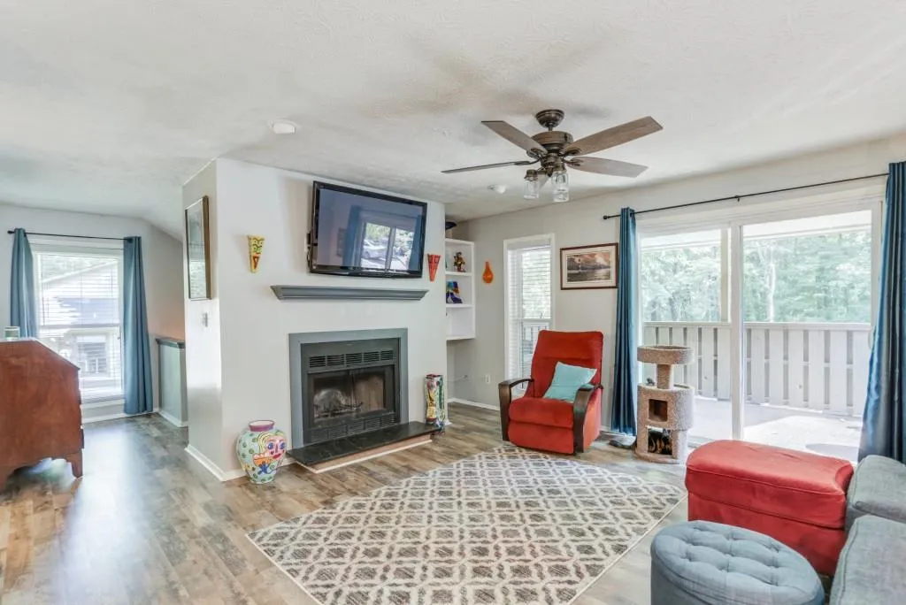 1506 Woodcliff Drive, Sandy Springs, Georgia 30350, 2 Bedrooms Bedrooms, ,1 BathroomBathrooms,Residential,Sold,1506 Woodcliff Drive,6596360