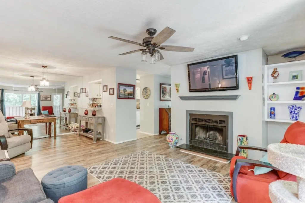 1506 Woodcliff Drive, Sandy Springs, Georgia 30350, 2 Bedrooms Bedrooms, ,1 BathroomBathrooms,Residential,Sold,1506 Woodcliff Drive,6596360