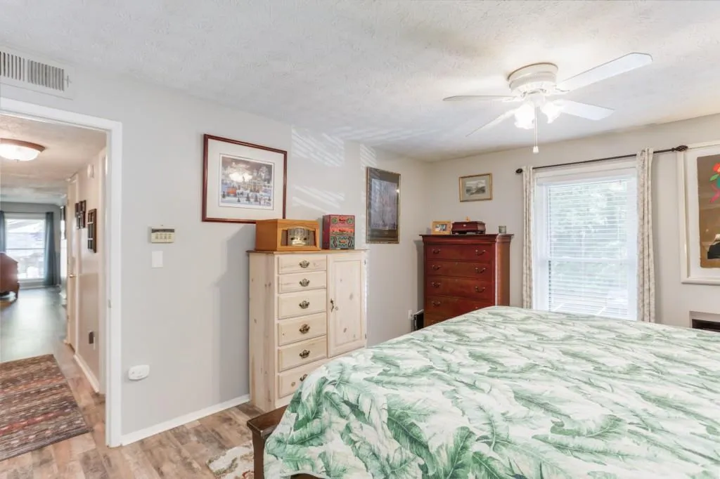 1506 Woodcliff Drive, Sandy Springs, Georgia 30350, 2 Bedrooms Bedrooms, ,1 BathroomBathrooms,Residential,Sold,1506 Woodcliff Drive,6596360