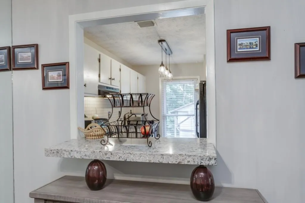 1506 Woodcliff Drive, Sandy Springs, Georgia 30350, 2 Bedrooms Bedrooms, ,1 BathroomBathrooms,Residential,Sold,1506 Woodcliff Drive,6596360