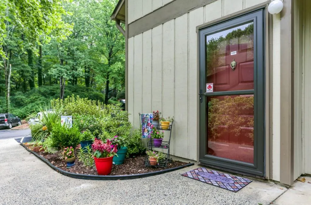 1506 Woodcliff Drive, Sandy Springs, Georgia 30350, 2 Bedrooms Bedrooms, ,1 BathroomBathrooms,Residential,Sold,1506 Woodcliff Drive,6596360