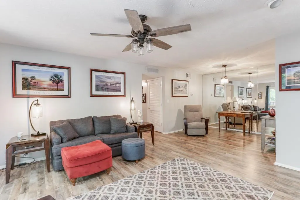 1506 Woodcliff Drive, Sandy Springs, Georgia 30350, 2 Bedrooms Bedrooms, ,1 BathroomBathrooms,Residential,Sold,1506 Woodcliff Drive,6596360