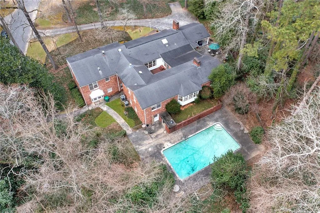 388 Londonberry Road, Sandy Springs, Georgia 30327, 6 Bedrooms Bedrooms, ,4 BathroomsBathrooms,Residential,Sold,388 Londonberry Road,7347640