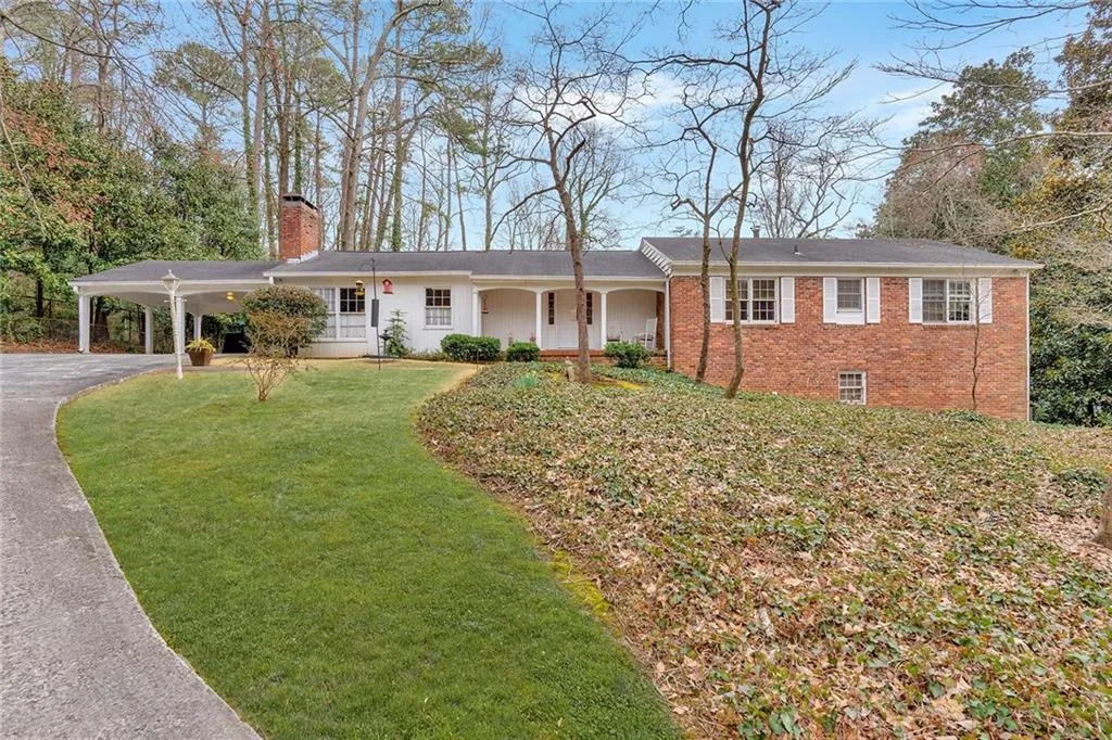 388 Londonberry Road, Sandy Springs, Georgia 30327, 6 Bedrooms Bedrooms, ,4 BathroomsBathrooms,Residential,Sold,388 Londonberry Road,7347640