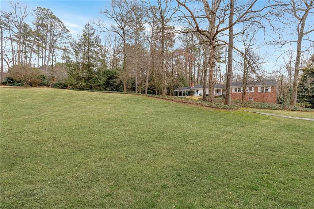 388 Londonberry Road, Sandy Springs, Georgia 30327, 6 Bedrooms Bedrooms, ,4 BathroomsBathrooms,Residential,Sold,388 Londonberry Road,7347640