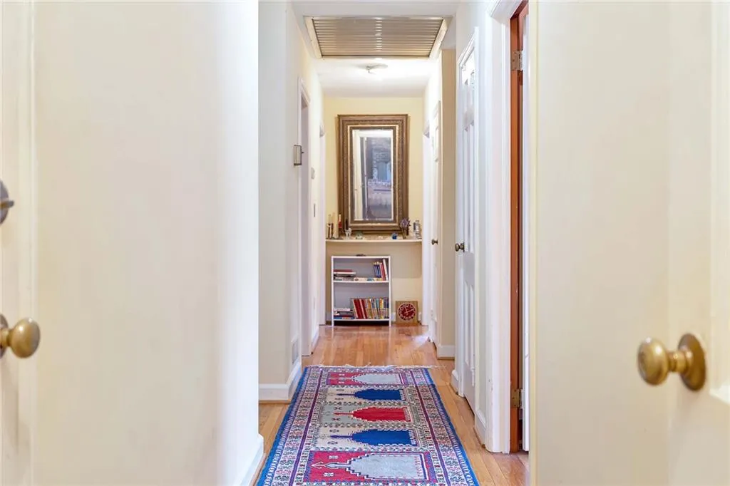 388 Londonberry Road, Sandy Springs, Georgia 30327, 6 Bedrooms Bedrooms, ,4 BathroomsBathrooms,Residential,Sold,388 Londonberry Road,7347640