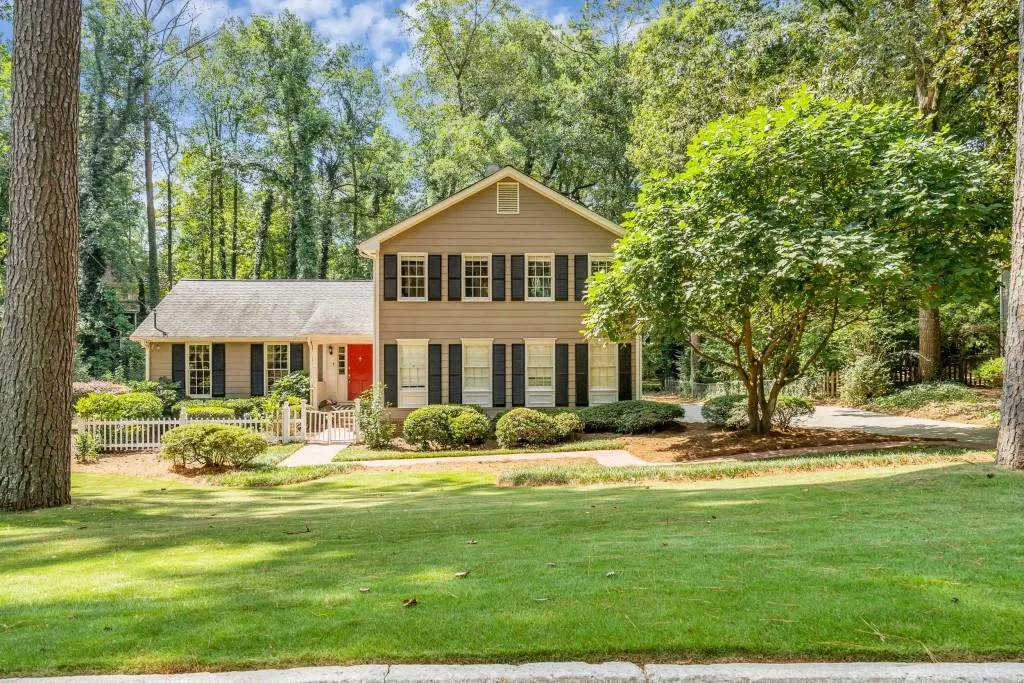195 Berwick Drive, Sandy Springs, Georgia 30328, 3 Bedrooms Bedrooms, ,2 BathroomsBathrooms,Residential,Sold,195 Berwick Drive,6076508