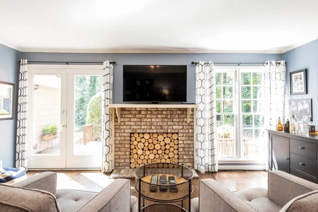 195 Berwick Drive, Sandy Springs, Georgia 30328, 3 Bedrooms Bedrooms, ,2 BathroomsBathrooms,Residential,Sold,195 Berwick Drive,6076508