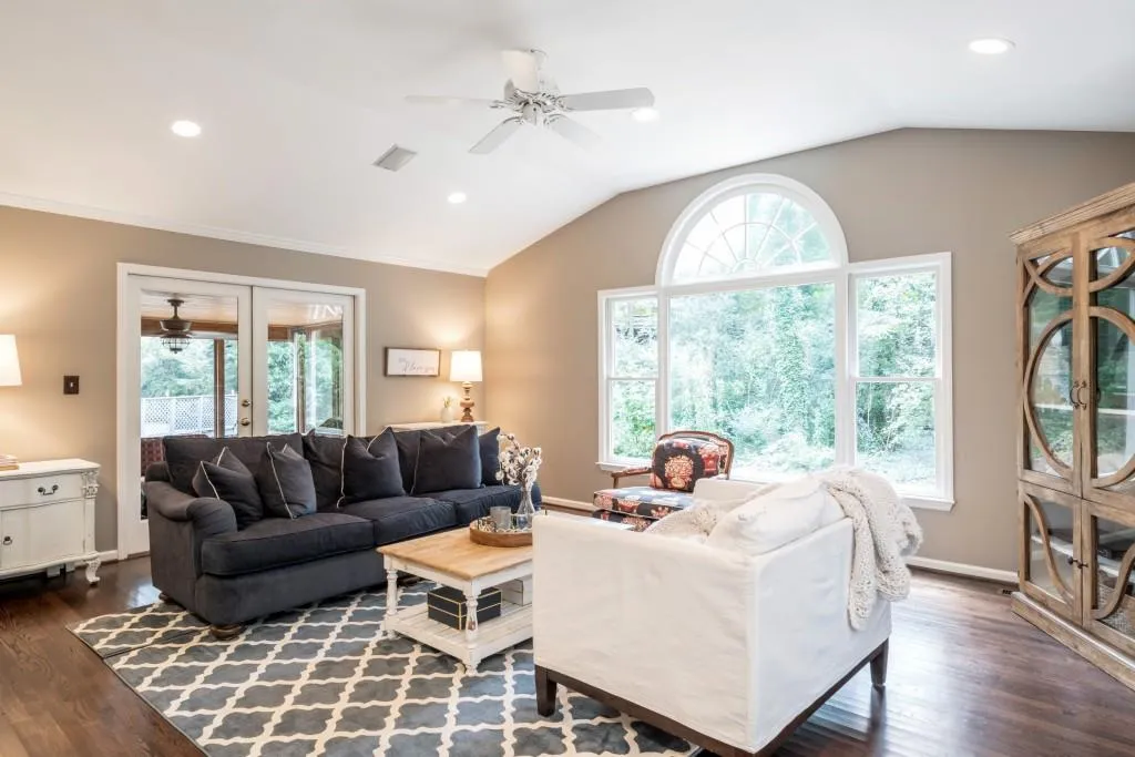 195 Berwick Drive, Sandy Springs, Georgia 30328, 3 Bedrooms Bedrooms, ,2 BathroomsBathrooms,Residential,Sold,195 Berwick Drive,6076508