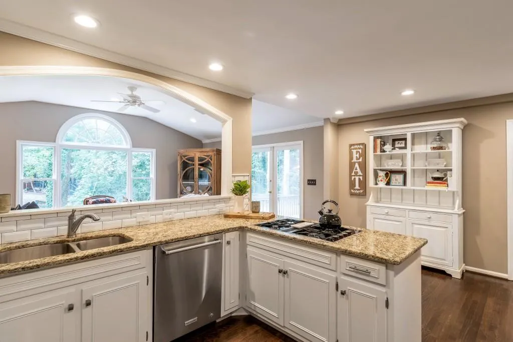 195 Berwick Drive, Sandy Springs, Georgia 30328, 3 Bedrooms Bedrooms, ,2 BathroomsBathrooms,Residential,Sold,195 Berwick Drive,6076508