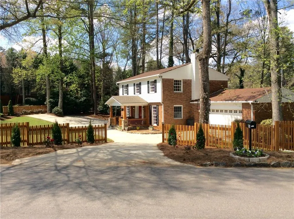 6400 Wright Road, Sandy Springs, Georgia 30328, 5 Bedrooms Bedrooms, ,3 BathroomsBathrooms,Residential,Sold,6400 Wright Road,5825775