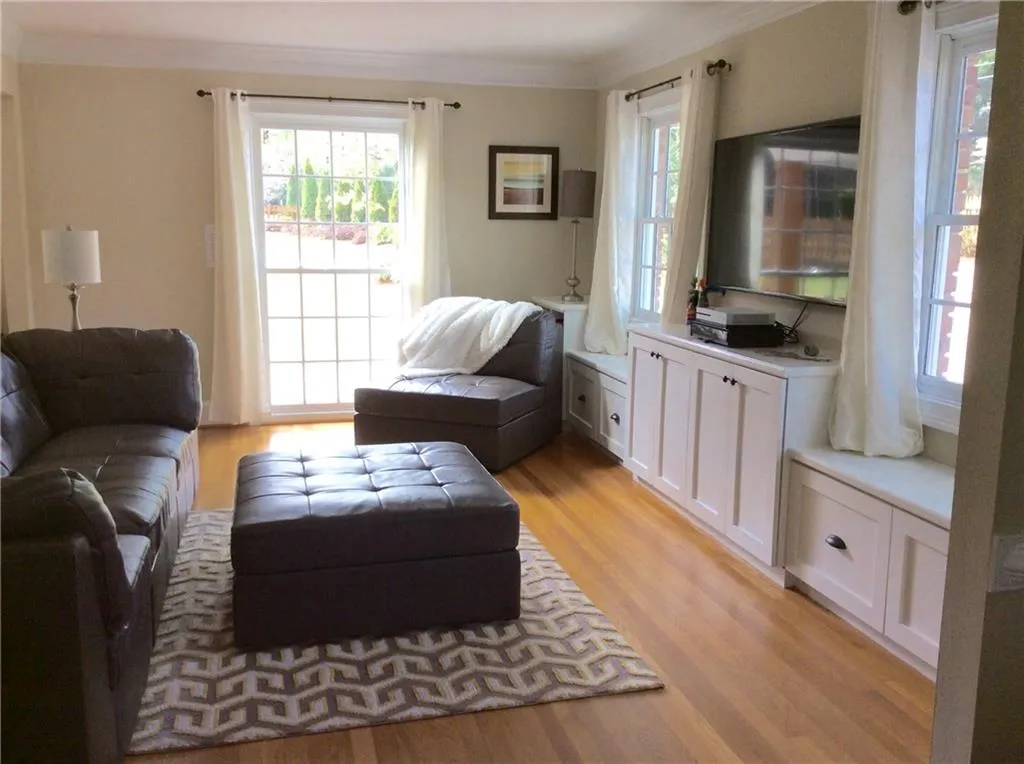 6400 Wright Road, Sandy Springs, Georgia 30328, 5 Bedrooms Bedrooms, ,3 BathroomsBathrooms,Residential,Sold,6400 Wright Road,5825775