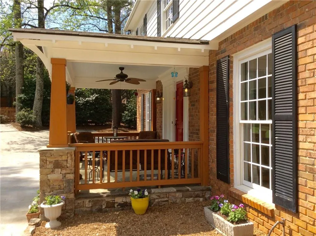 6400 Wright Road, Sandy Springs, Georgia 30328, 5 Bedrooms Bedrooms, ,3 BathroomsBathrooms,Residential,Sold,6400 Wright Road,5825775