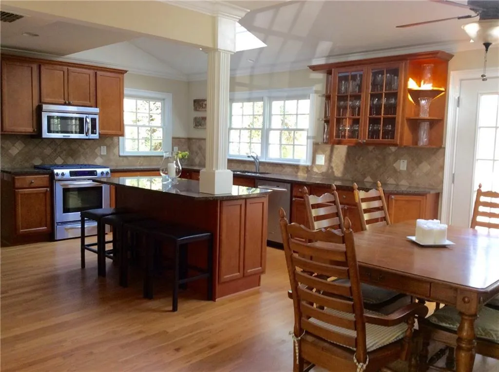 6400 Wright Road, Sandy Springs, Georgia 30328, 5 Bedrooms Bedrooms, ,3 BathroomsBathrooms,Residential,Sold,6400 Wright Road,5825775
