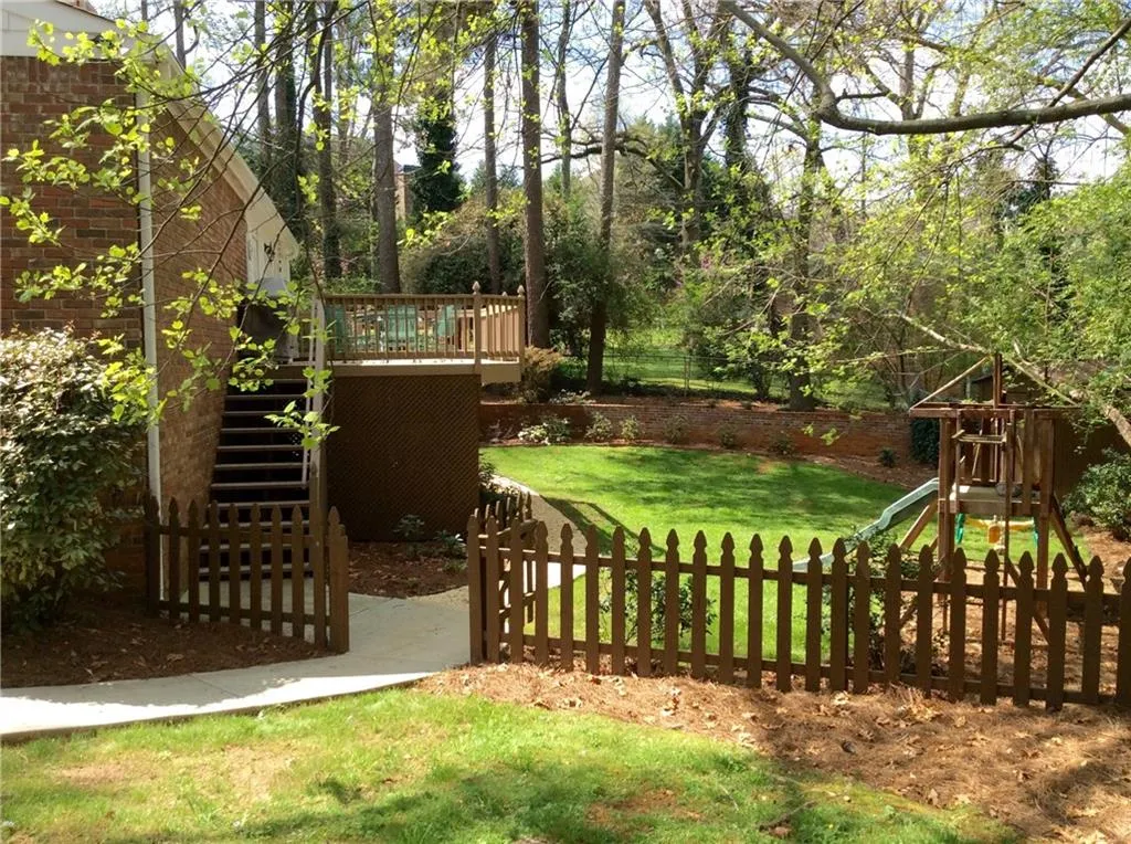 6400 Wright Road, Sandy Springs, Georgia 30328, 5 Bedrooms Bedrooms, ,3 BathroomsBathrooms,Residential,Sold,6400 Wright Road,5825775