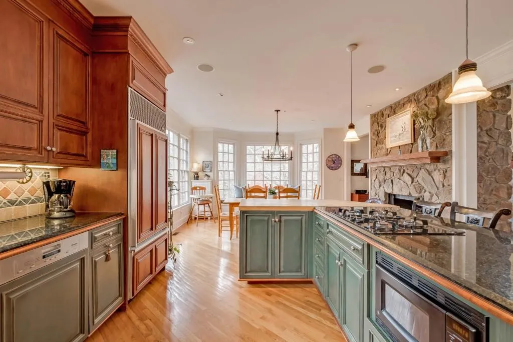 4575 Peachtree Dunwoody Road, Sandy Springs, Georgia 30342, 5 Bedrooms Bedrooms, ,5 BathroomsBathrooms,Residential,Sold,4575 Peachtree Dunwoody Road,6511437