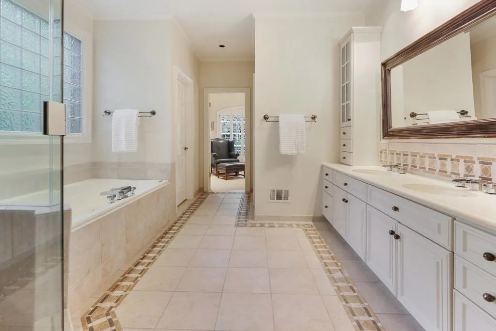 4575 Peachtree Dunwoody Road, Sandy Springs, Georgia 30342, 5 Bedrooms Bedrooms, ,5 BathroomsBathrooms,Residential,Sold,4575 Peachtree Dunwoody Road,6511437