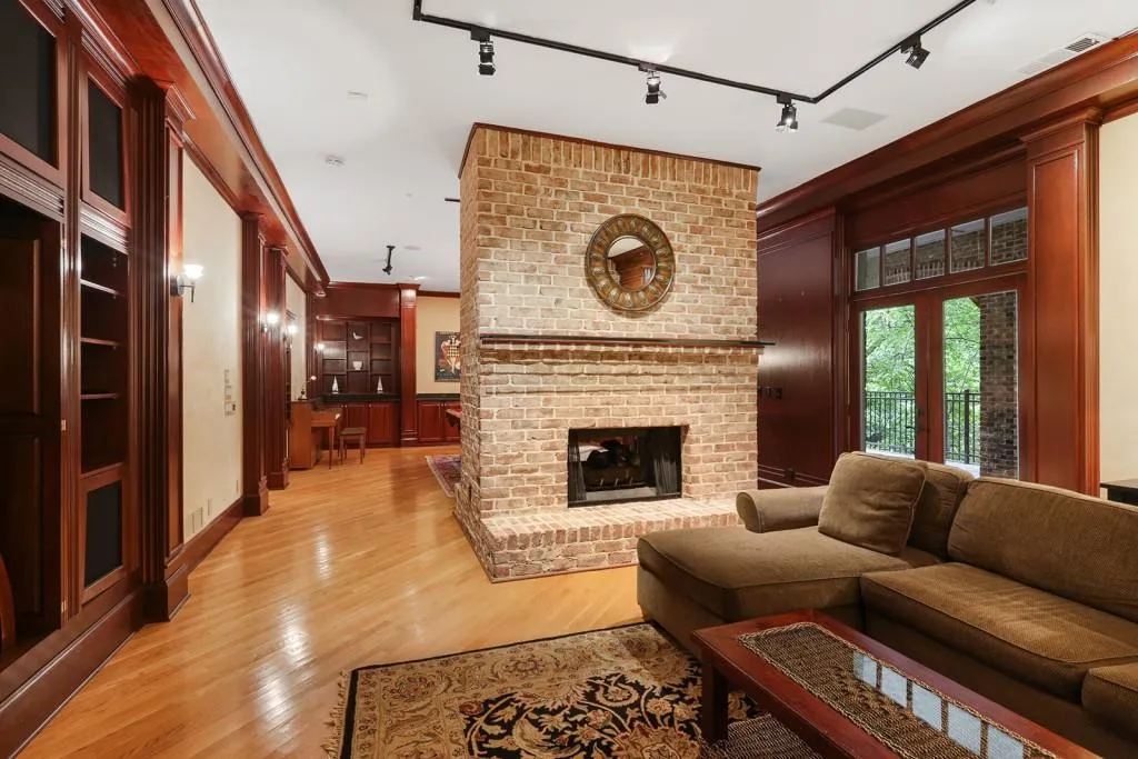4575 Peachtree Dunwoody Road, Sandy Springs, Georgia 30342, 5 Bedrooms Bedrooms, ,5 BathroomsBathrooms,Residential,Sold,4575 Peachtree Dunwoody Road,6511437