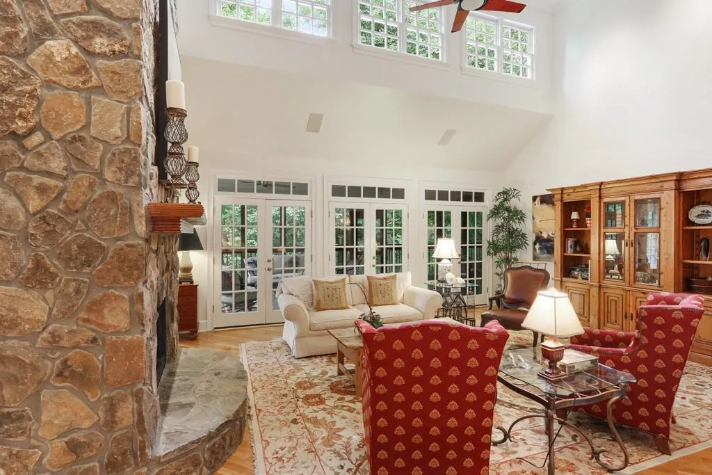 4575 Peachtree Dunwoody Road, Sandy Springs, Georgia 30342, 5 Bedrooms Bedrooms, ,5 BathroomsBathrooms,Residential,Sold,4575 Peachtree Dunwoody Road,6511437