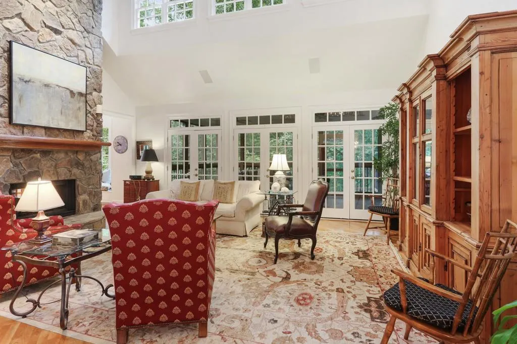 4575 Peachtree Dunwoody Road, Sandy Springs, Georgia 30342, 5 Bedrooms Bedrooms, ,5 BathroomsBathrooms,Residential,Sold,4575 Peachtree Dunwoody Road,6511437