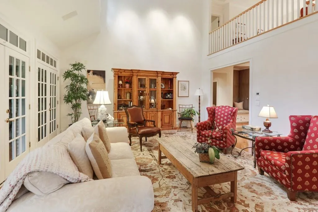 4575 Peachtree Dunwoody Road, Sandy Springs, Georgia 30342, 5 Bedrooms Bedrooms, ,5 BathroomsBathrooms,Residential,Sold,4575 Peachtree Dunwoody Road,6511437