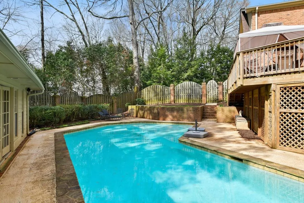 8520 Valemont Drive, Sandy Springs, Georgia 30350, 6 Bedrooms Bedrooms, ,5 BathroomsBathrooms,Residential,Sold,8520 Valemont Drive,6694882