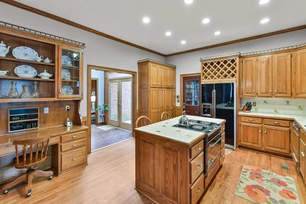 8520 Valemont Drive, Sandy Springs, Georgia 30350, 6 Bedrooms Bedrooms, ,5 BathroomsBathrooms,Residential,Sold,8520 Valemont Drive,6694882