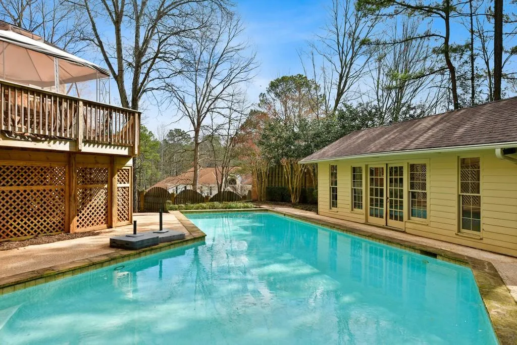 8520 Valemont Drive, Sandy Springs, Georgia 30350, 6 Bedrooms Bedrooms, ,5 BathroomsBathrooms,Residential,Sold,8520 Valemont Drive,6694882