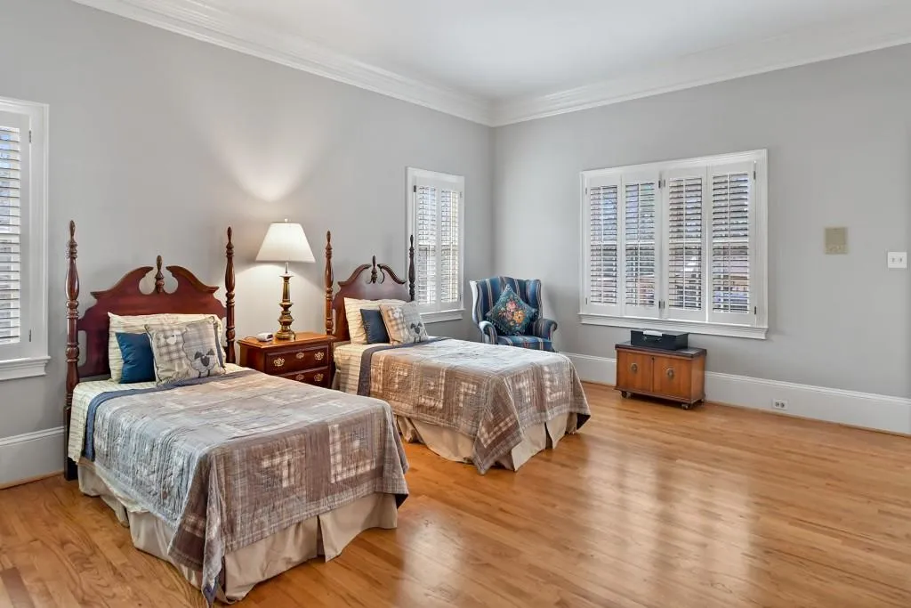 8520 Valemont Drive, Sandy Springs, Georgia 30350, 6 Bedrooms Bedrooms, ,5 BathroomsBathrooms,Residential,Sold,8520 Valemont Drive,6694882