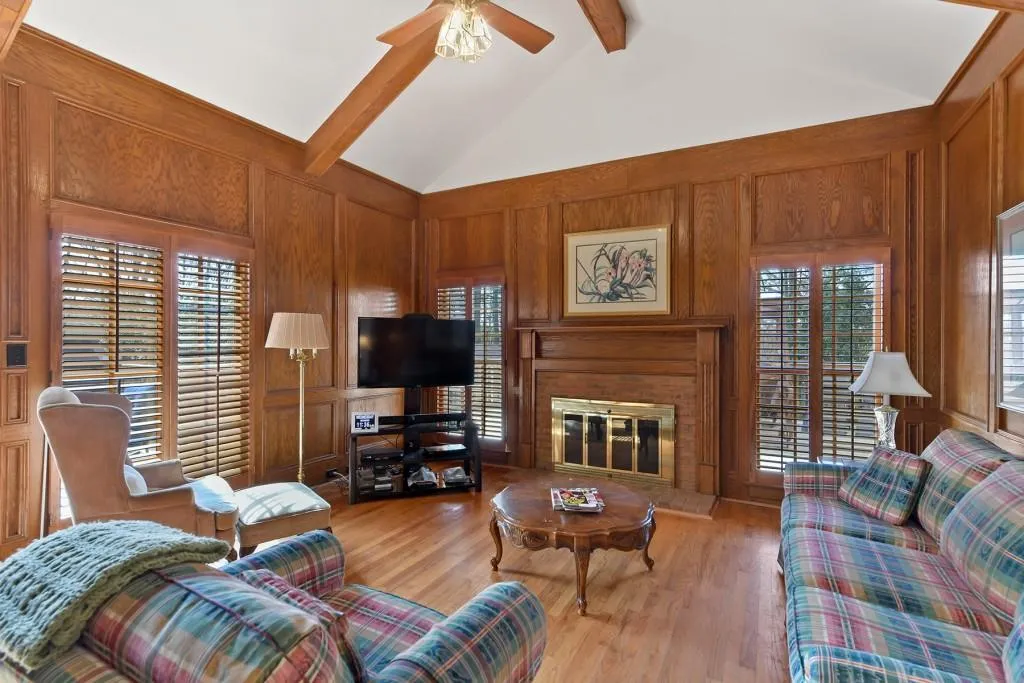 8520 Valemont Drive, Sandy Springs, Georgia 30350, 6 Bedrooms Bedrooms, ,5 BathroomsBathrooms,Residential,Sold,8520 Valemont Drive,6694882