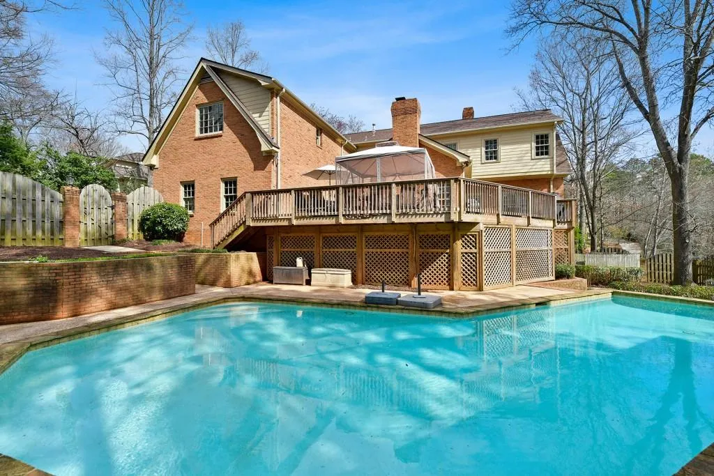 8520 Valemont Drive, Sandy Springs, Georgia 30350, 6 Bedrooms Bedrooms, ,5 BathroomsBathrooms,Residential,Sold,8520 Valemont Drive,6694882