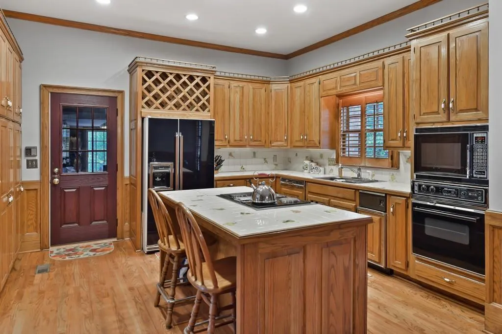 8520 Valemont Drive, Sandy Springs, Georgia 30350, 6 Bedrooms Bedrooms, ,5 BathroomsBathrooms,Residential,Sold,8520 Valemont Drive,6694882