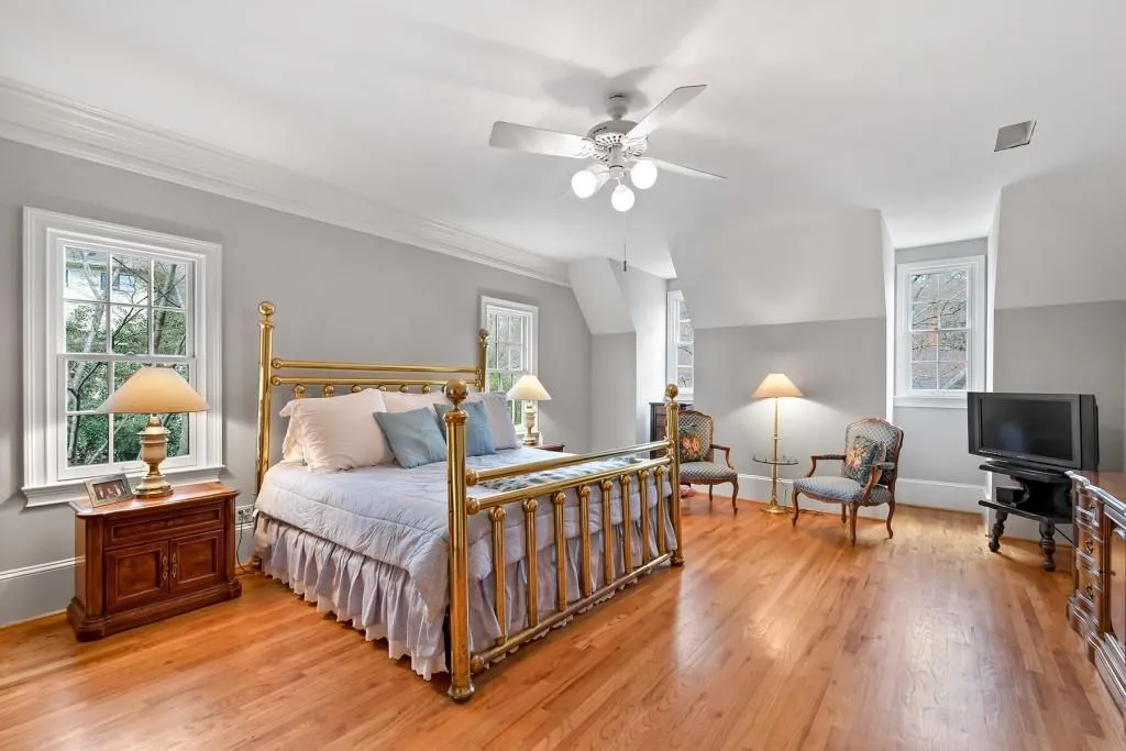 8520 Valemont Drive, Sandy Springs, Georgia 30350, 6 Bedrooms Bedrooms, ,5 BathroomsBathrooms,Residential,Sold,8520 Valemont Drive,6694882