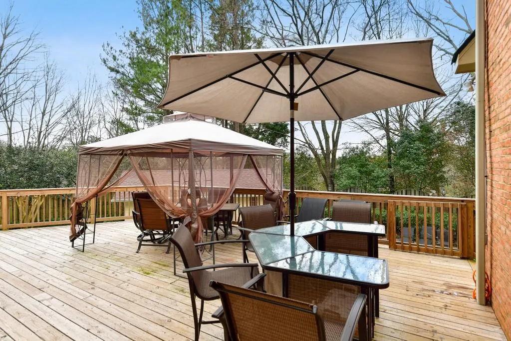 8520 Valemont Drive, Sandy Springs, Georgia 30350, 6 Bedrooms Bedrooms, ,5 BathroomsBathrooms,Residential,Sold,8520 Valemont Drive,6694882