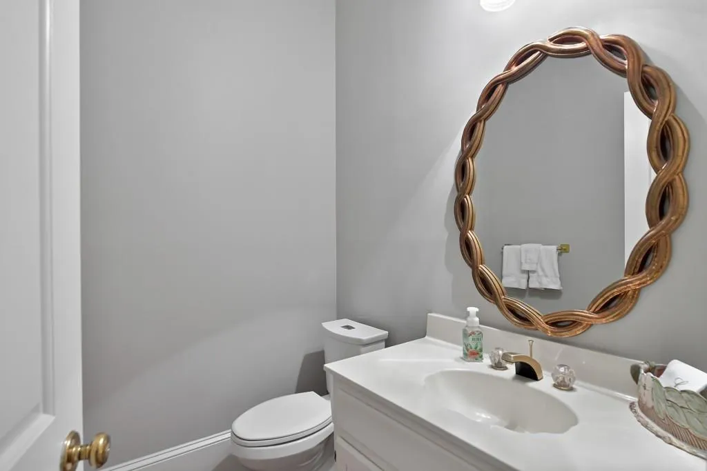 8520 Valemont Drive, Sandy Springs, Georgia 30350, 6 Bedrooms Bedrooms, ,5 BathroomsBathrooms,Residential,Sold,8520 Valemont Drive,6694882