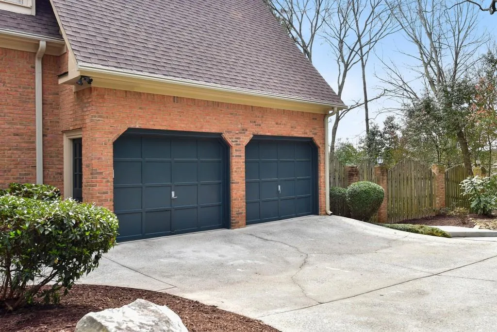 8520 Valemont Drive, Sandy Springs, Georgia 30350, 6 Bedrooms Bedrooms, ,5 BathroomsBathrooms,Residential,Sold,8520 Valemont Drive,6694882