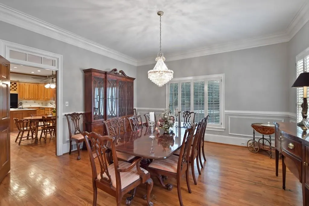 8520 Valemont Drive, Sandy Springs, Georgia 30350, 6 Bedrooms Bedrooms, ,5 BathroomsBathrooms,Residential,Sold,8520 Valemont Drive,6694882